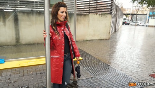 Sizzling hot lady gets picked up on the bus stop during rainy day porn pics
