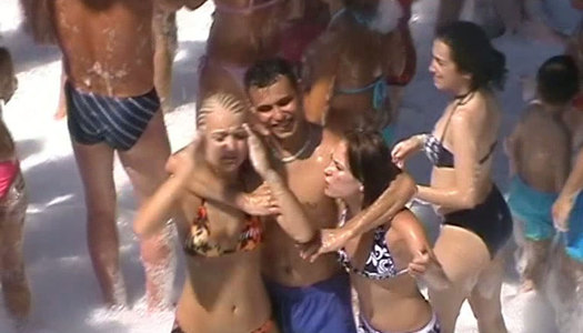 Horn-mad brunette desires to have a casual sex while being on vacation porn pics