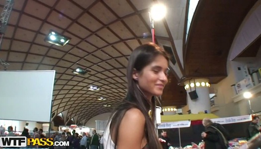 Erotic show by one sextractive  blonde porn pics