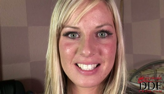 Giggling nympho Carol shows her tits and ass while having a casting porn pics