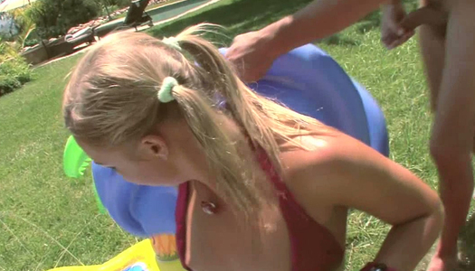 Slipe in sluttish teen Ally Kay outdoors and get a hot blowjob porn pics