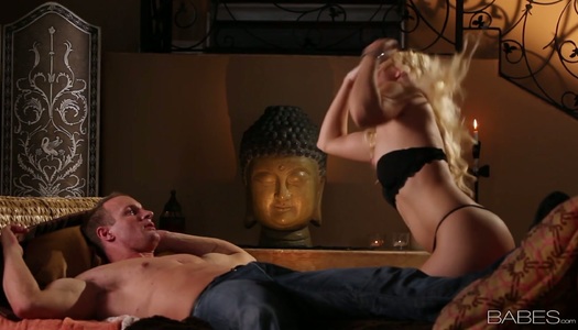 Jessie Volt grabbed his cock and sucked it slowly porn pics