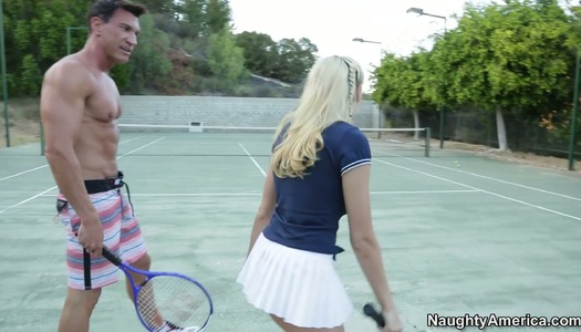 Steamy blondie Katie Summers gives a head to meety dick outdoors porn pics