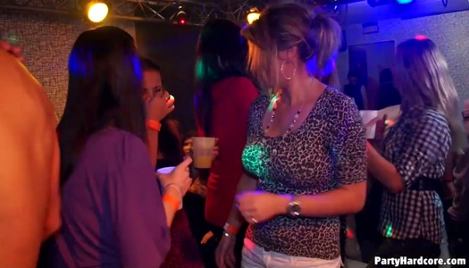 Sizzling bitches tongue fuck each other aroused with strip dance porn pics