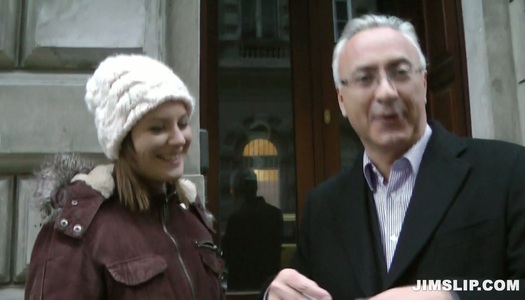 Hajni slips her pantyhose to masturbate porn pics