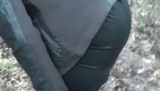 Mesmerizing Russian babe flashes her big tits and later gives a blowjob porn pics