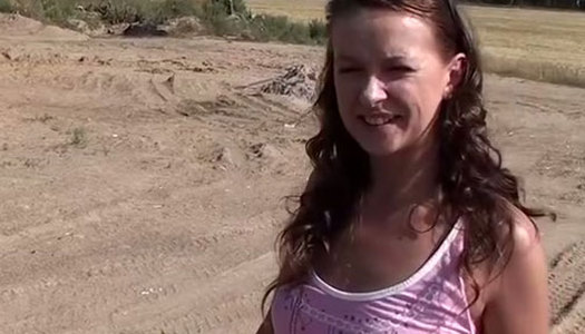 Slutty chick is an experienced cock sucker porn pics