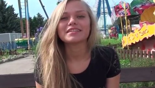 Pretty bootylicious blondie seduces a man and sucks his dick in the park porn pics