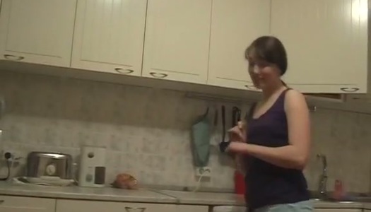 Bootylicious pale amateur brunette leaves the bathroom to be fucked missionary porn pics