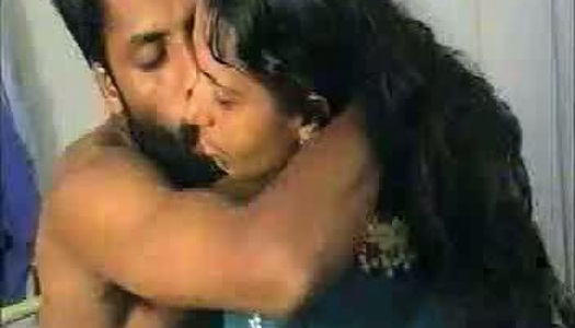 Passionate Indian MILF in sari masturbates for her lover porn pics