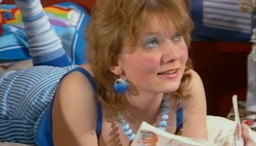 Fugly village chic gets her cunt eaten while giving mouth fuck in MMF porn pics