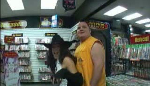 Kinky slut Mia is flirting with fat dude in the shop porn pics