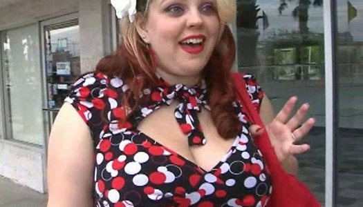 Sexy Caucasian BBW hottie is giving deepthroat blowjob to BBC porn pics