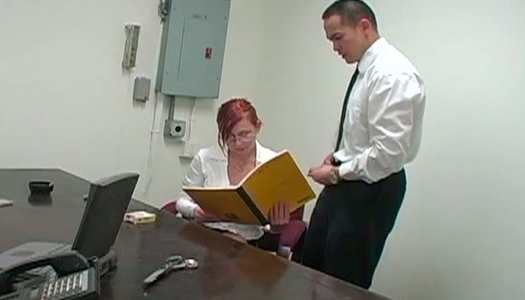 Boss persuade red heired secretary to give her head porn pics