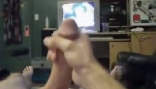 Horny dude is jerking off on his filthy amateur GF porn pics