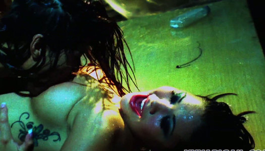 London Keyes and Charmane Star please each other bodies porn pics