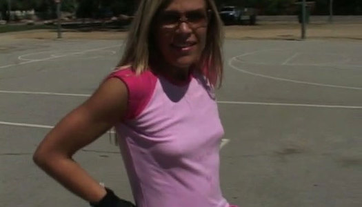 Sporty blondie Kelli Brooks shows off her well-shaped ass porn pics