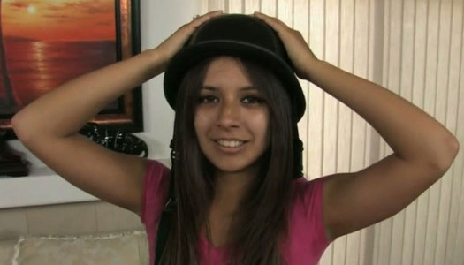 Bootyful chick Jynx Maze gives her BF the best blowjob of his life porn pics