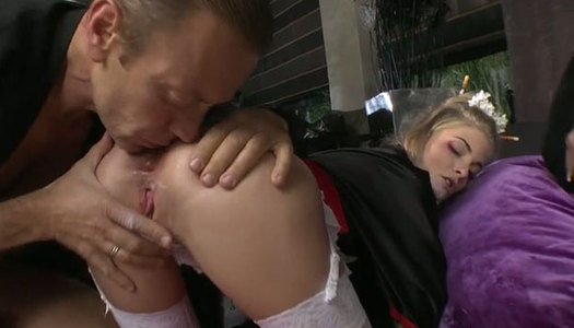 Slutty and kinky bitches with nice asses like to suck the dick porn pics