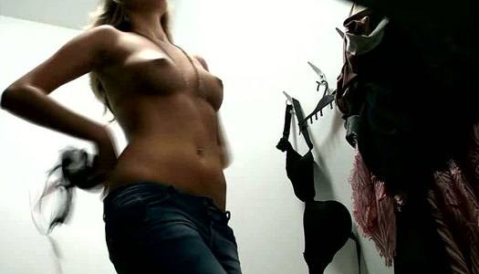 Super hot blonde babe get naked in the changing room porn pics