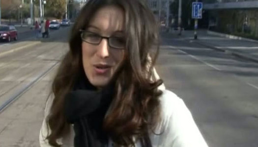 Fast and easy cash attracts this girl for a quickie on the stairs porn pics