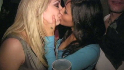 Kinky dude picks up lustful chick and gives her good tongue job porn pics