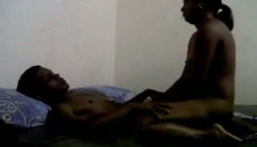 Dark skinned chick lures her boyfriend and gets poked missionary style porn pics