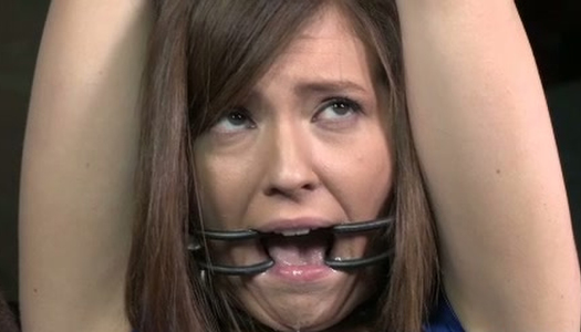 Kinky dude punishes sexy chick with scissors porn pics