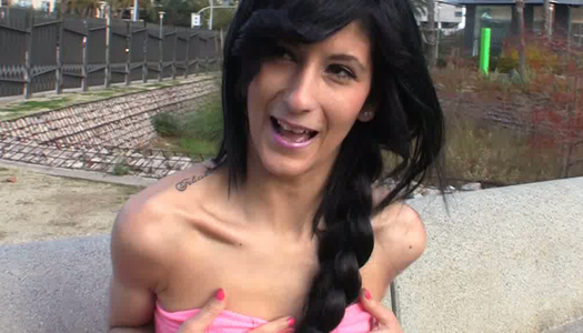 Brunette skinny whore sucking big cock deepthroat porn pics