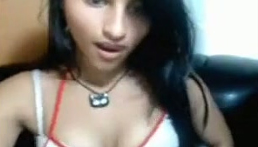 Kinky and beautiful webcam brunette girlie goes solo to play with dildo porn pics