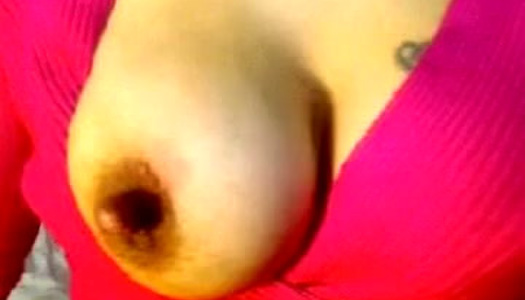 Bosomy Indian webcam chick shamelessly shows off her huge boobies porn pics