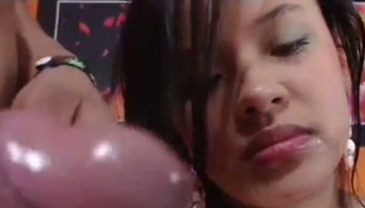 This Colombian camgirl deepthroats her boyfriend's dick feverishly porn pics