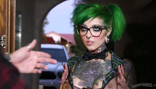 Extraordinary whore with green hair Sydnee Vicious gives her head and gets her twat rammed porn pics