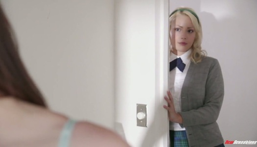 Sex-appeal babe Kylie Page is having crazy sex with her adorable girlfriend porn pics