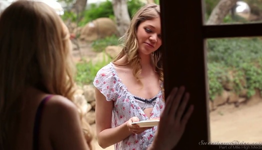 Fucking hot babe Julia Ann enjoys eating fresh cunt of sex-appeal nextdoor chick porn pics