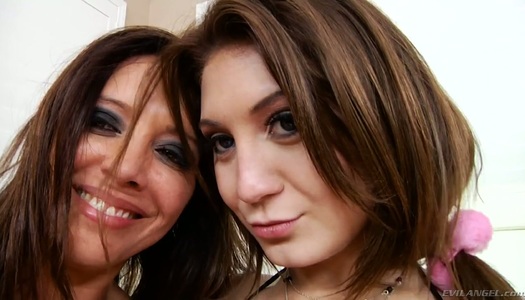 Pantless Jojo Kiss gives an interview spreading legs wide open porn pics