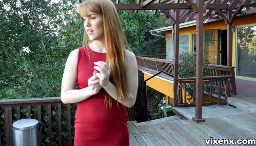 Sensual babe Gwen Stark spreads legs for unforgettable cunnilingus porn pics