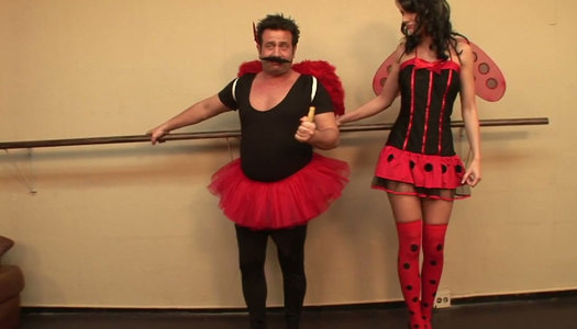 Pretty chick Jennifer Dark gets her snatch certified porn pics