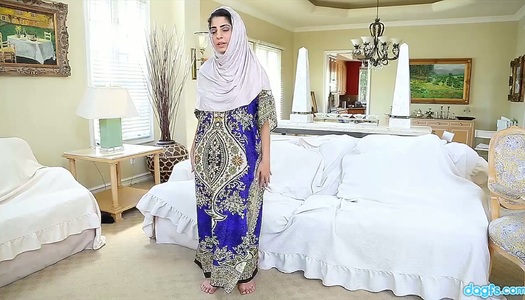 Addicted to orgasm Arab chick Nadia Ali is playing with her juicy pussy porn pics