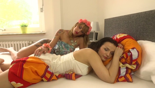 Two best girlfriends burn with desire and lick each others cunts porn pics