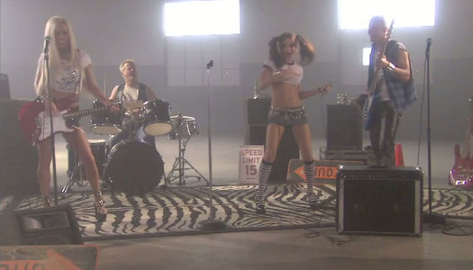 Kinky rock stars Kirsten Price and Lichelle Marie give blowjobs on the stage porn pics