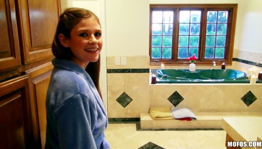 Slim girlie Laura Brooks sucks a cock in the hot bath porn pics