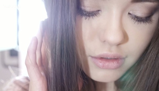 Sweet looking babe Li Moon is fucking herself early in the morning porn pics