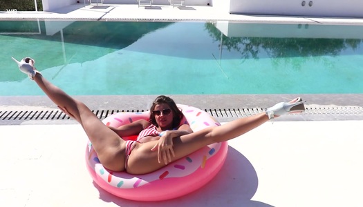 Tempting tanned babe with jewel plug in her anus Maria masturbates pussy by the pool side porn pics