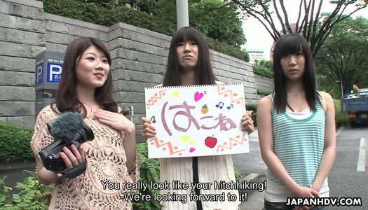 Greedy for cum Asian chick Jyuri Ayase and her girlfriends suck one dick porn pics