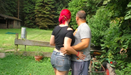 Chubby emo chick gets her muff fucked right on the lawn porn pics