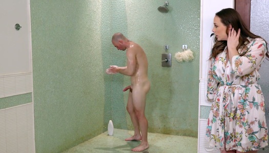 Juggy masseuse with jaw dropping ass Chanel Preston gives a nuru massage porn pics