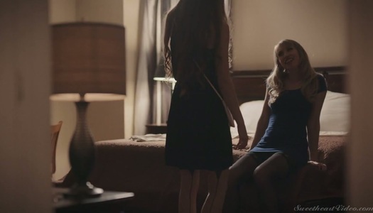 Tantalizing hottie Samantha Hayes licks pussy of sex-appeal girlfriend porn pics