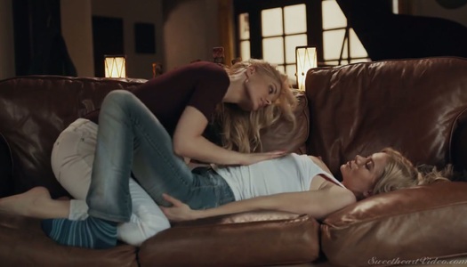 Two alluring girls are diving in each others wet and delicious pussies porn pics