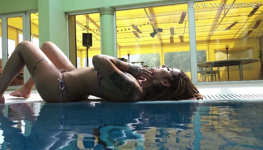 Jaw dropping underwater strip show by stunning busty babe Heidi Van Horny porn pics